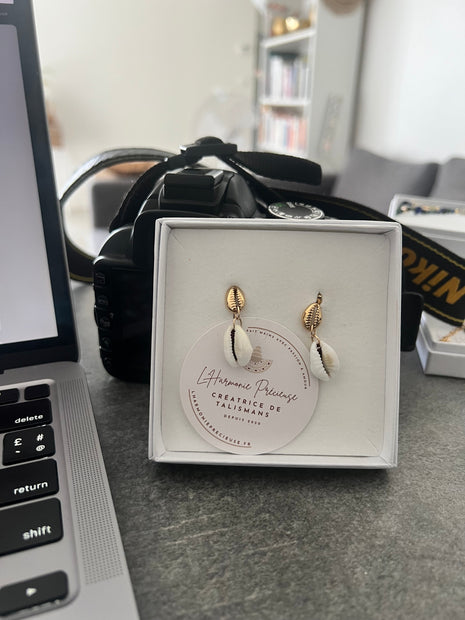 SINA — Boucles d'oreilles cauri & plaqué or 18k (base argent 925)