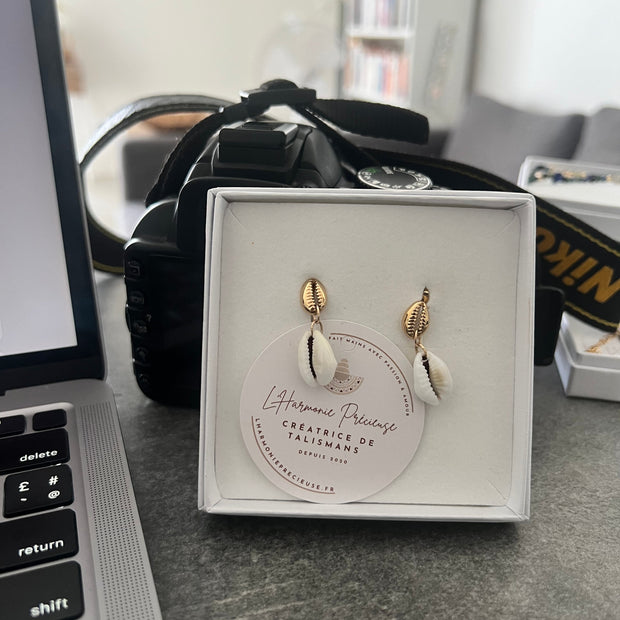 SINA — Boucles d'oreilles cauri & plaqué or 18k (base argent 925)