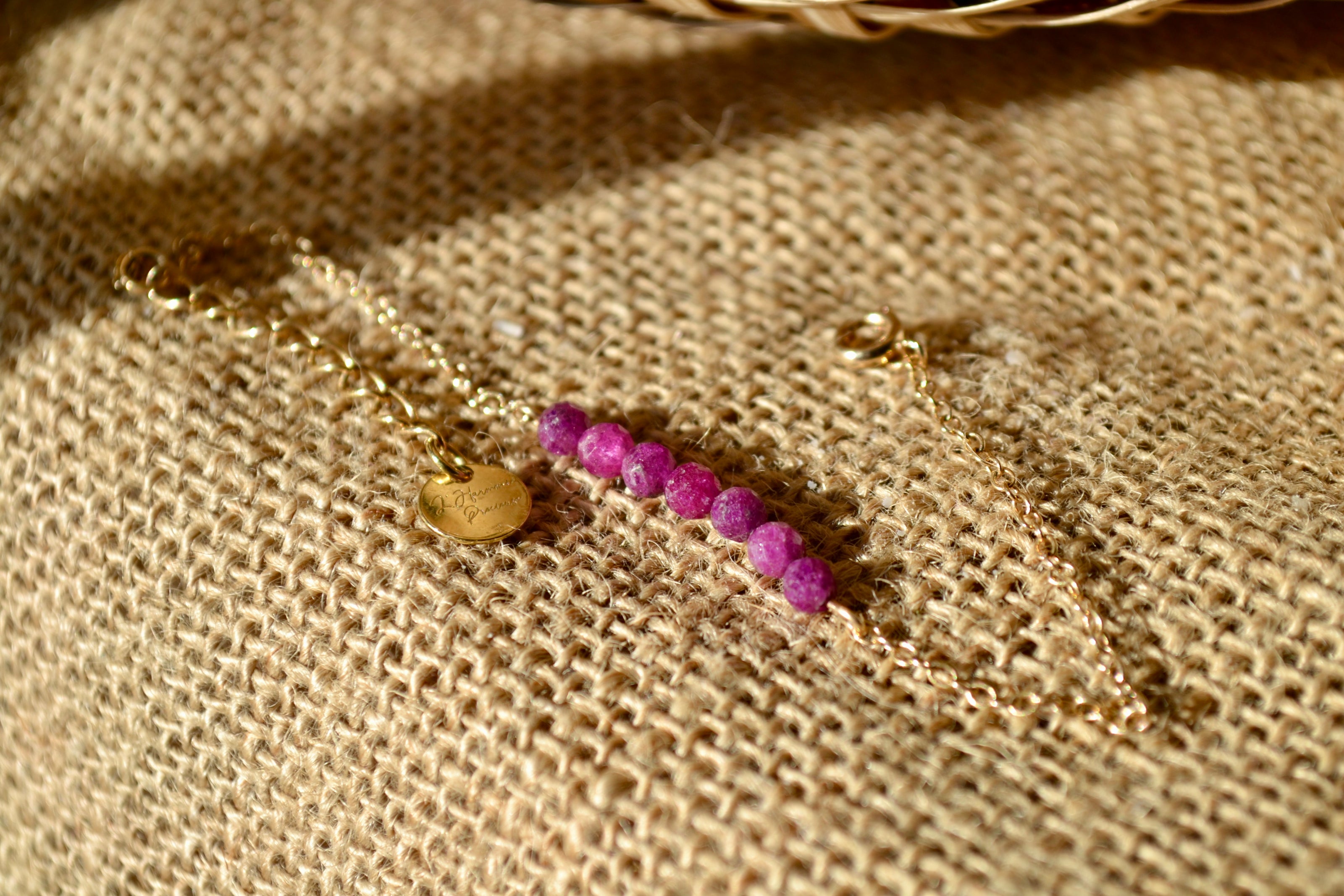 SEKHMET — Bracelet en rubis & plaqué or 18k (base argent 925)