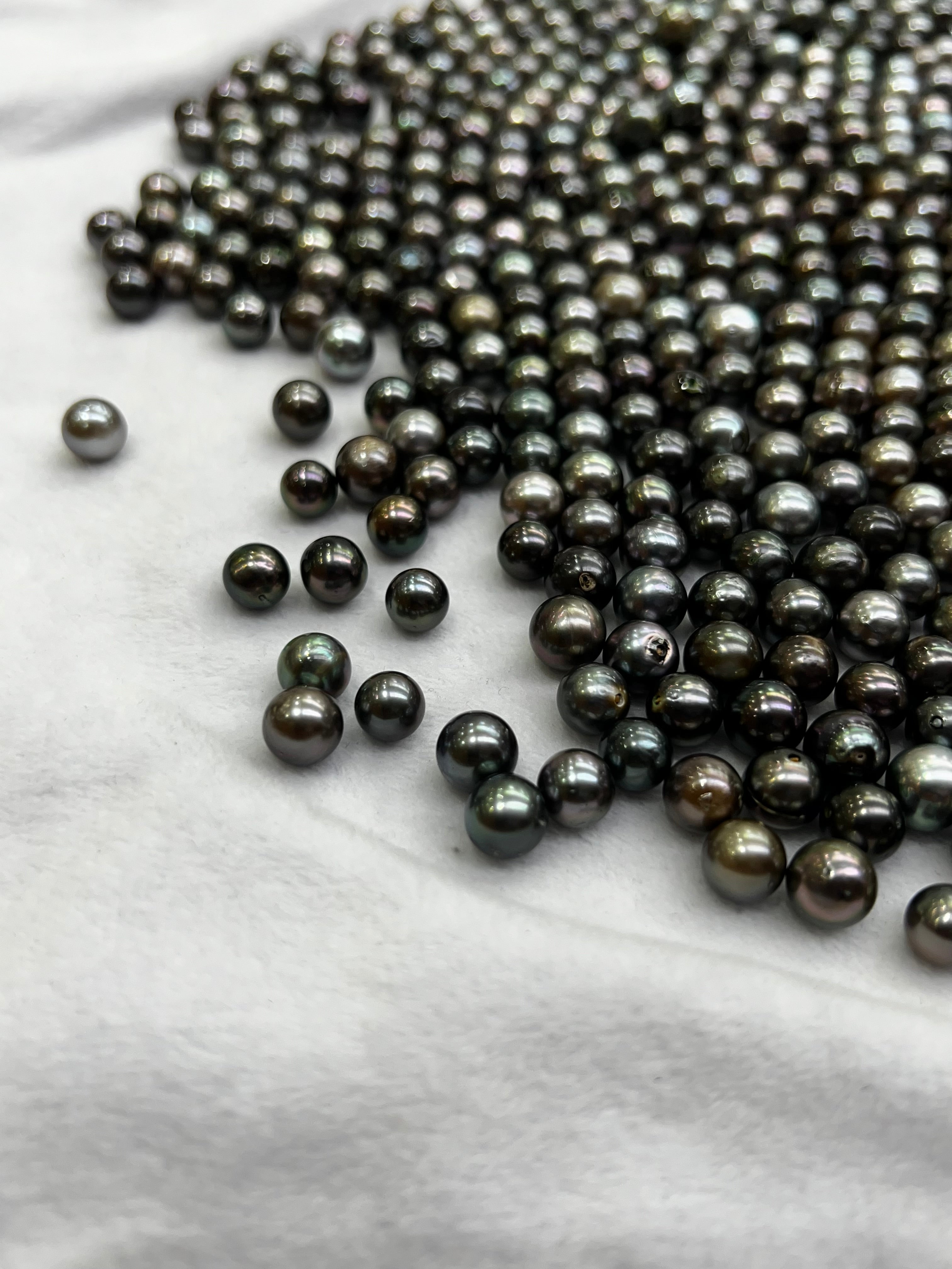 Bientot disponible NAMAKA — Boucles d'oreilles perles de Tahiti &  plaqué or 18k