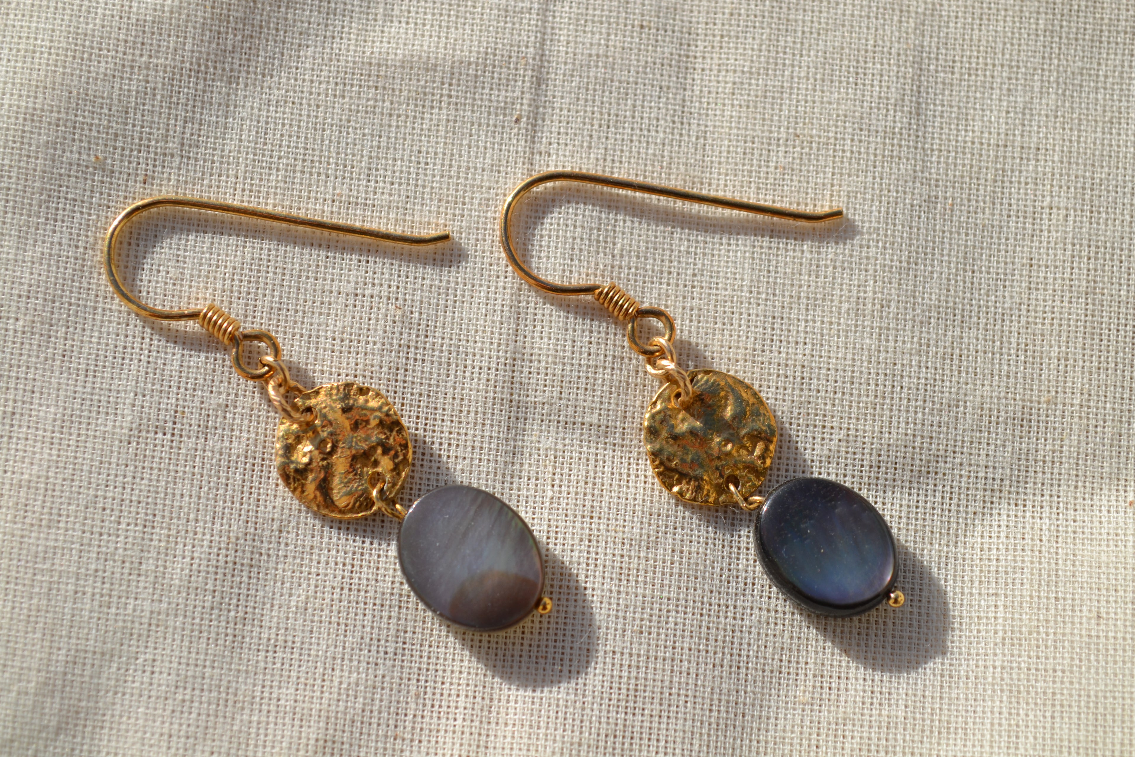 TALISMAN NOHEA - Boucles d’oreilles ITI (Petites)  Nacre de Tahiti