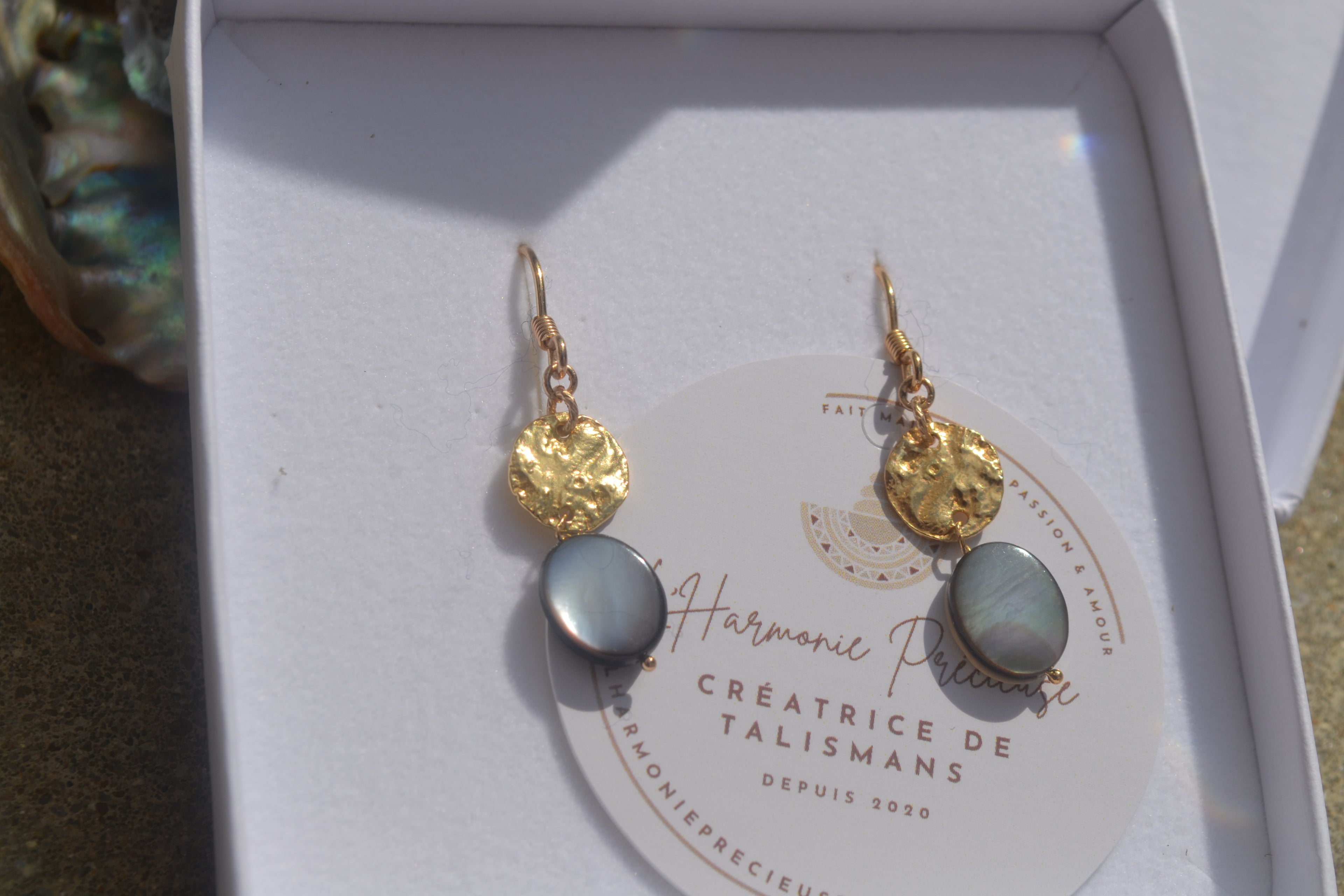 TALISMAN NOHEA - Boucles d’oreilles ITI (Petites)  Nacre de Tahiti