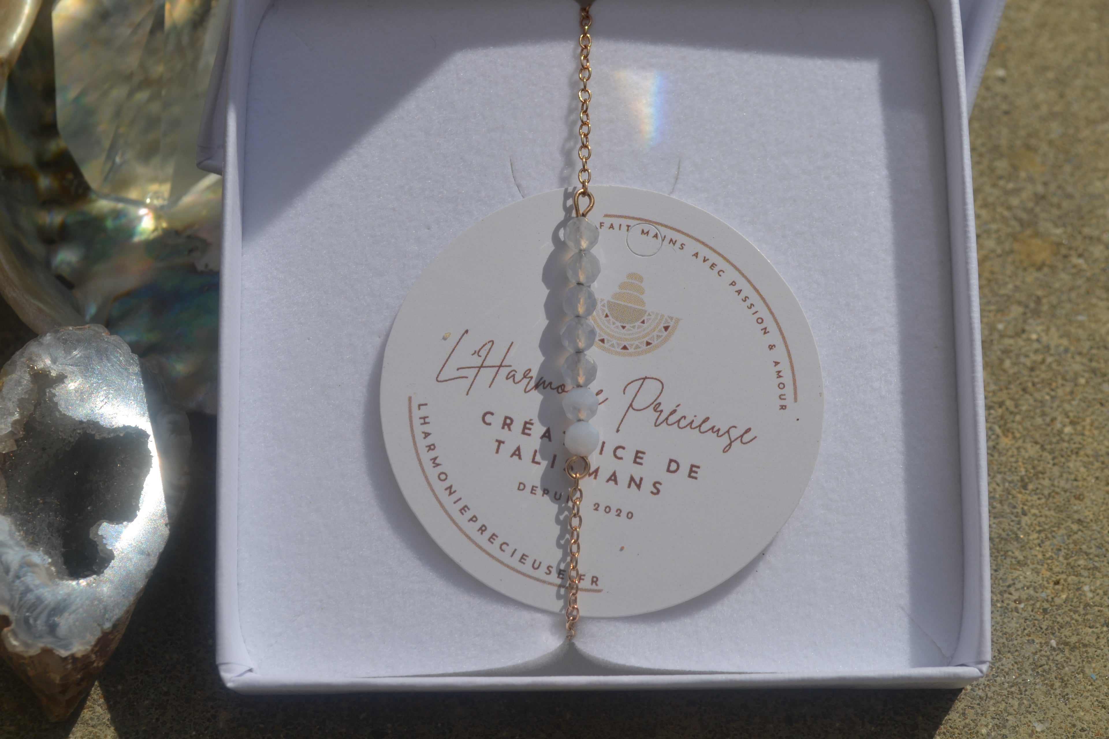 TALISMAN NERIDA — Calcédoine bleue