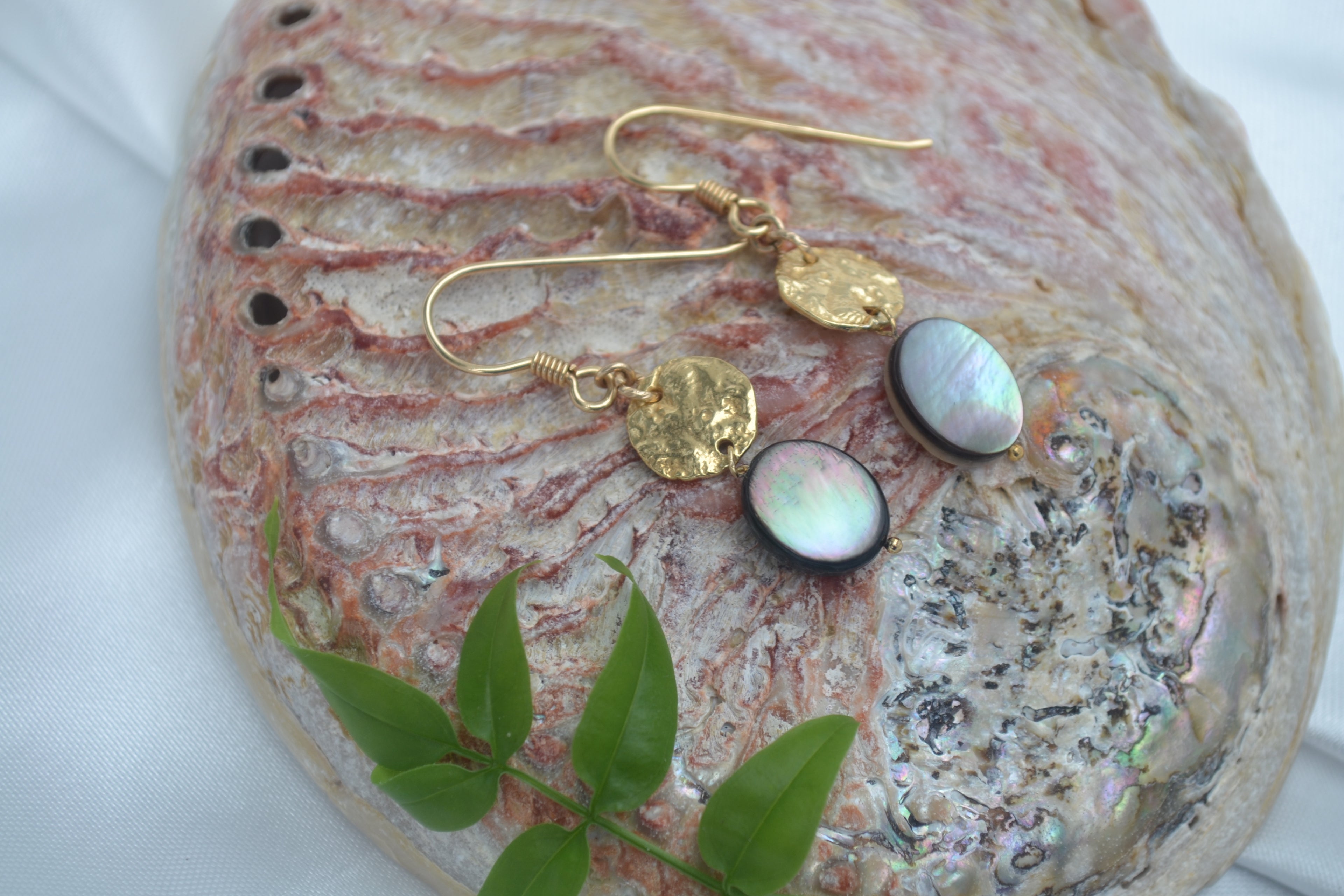 TALISMAN NOHEA - Boucles d’oreilles ITI (Petites)  Nacre de Tahiti