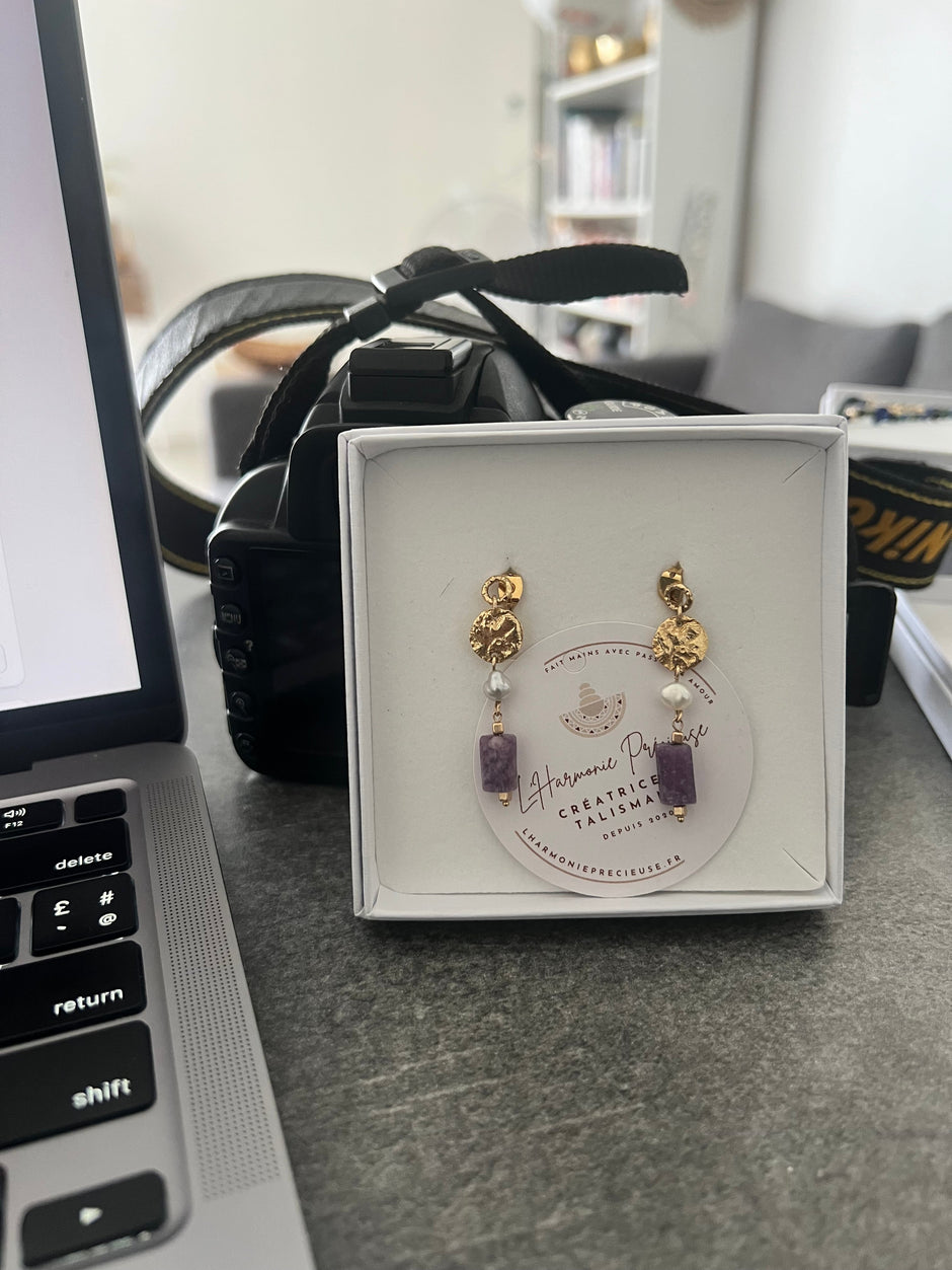 IRIS — Boucles d'oreilles lépidolite & keshi de Tahiti, plaqué or 18k